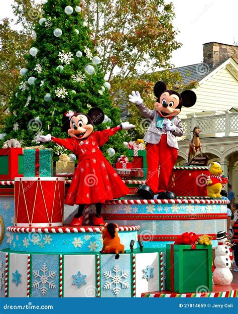 Holiday Mickey And Minnie Mouse On Christmas Parade Editorial Photo ...