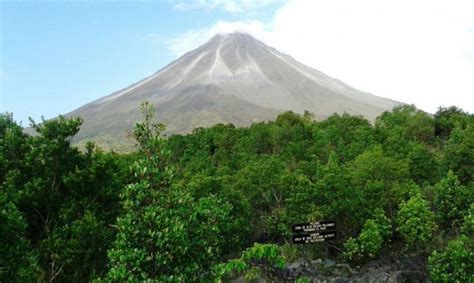 Arenal Volcano Tour Tabacon - La Fortuna | Project Expedition