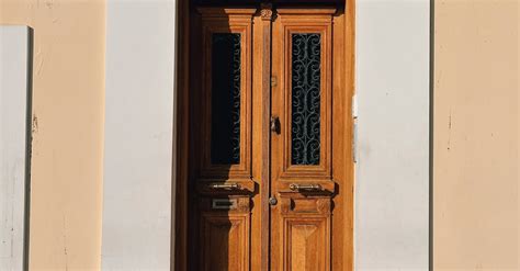 Photo of an Entrance to a Building · Free Stock Photo