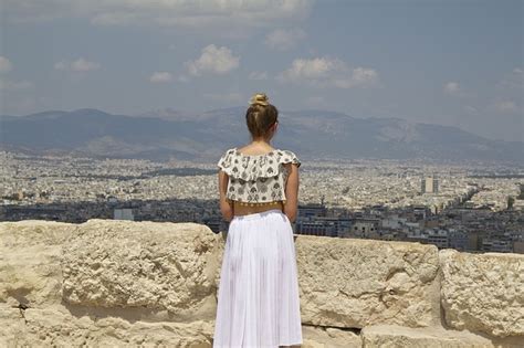 What to wear in Greece in the Summer | LooknWalk Greece