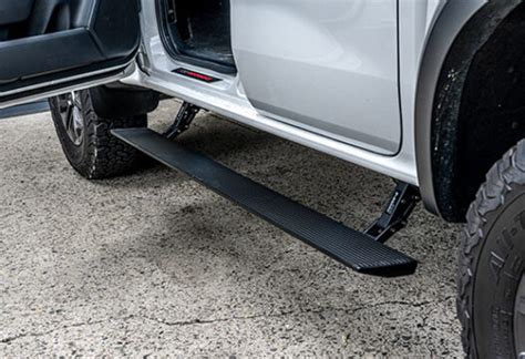 eBoard | Retractable Side Steps - Chevrolet Silverado 1500 Series (2022 ...