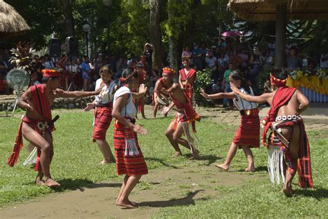 Ifugao performs proper ‘tayo’ dancing, ethnic chants - HERALD EXPRESS ...