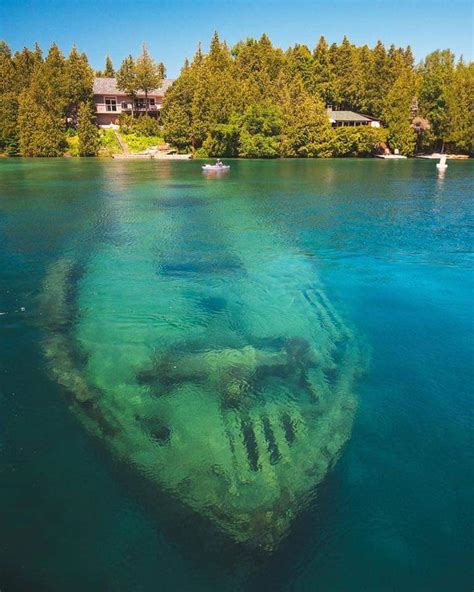 Shipwreck in Tobermory, ON, Canada - Photo Credit to Smaku : r ...