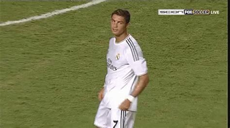 Cr7 Gif / Cristiano Cr7 GIF - Cristiano CR7 Ronaldo - Discover ... / È ...