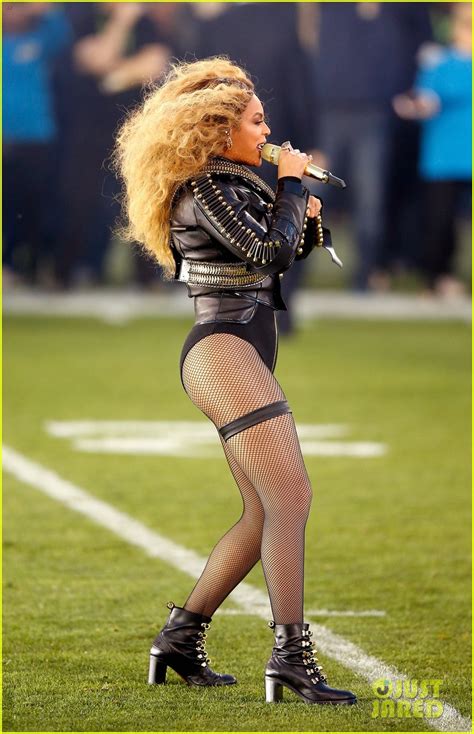 Beyonce Almost Falls During Super Bowl Performace, Makes It Look ...