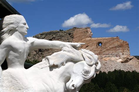 CRAZY HORSE MEMORIAL: HONOUR OR INSULT? - MUSKRAT Magazine