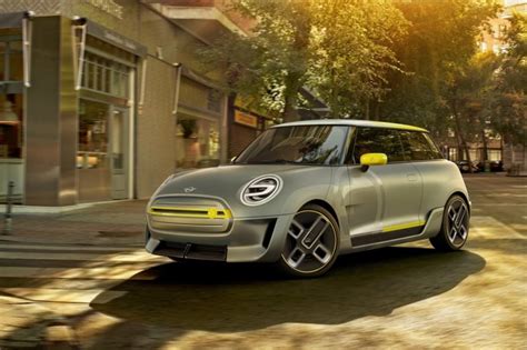 MINI Electric Concept previews the 2019 Cooper EV