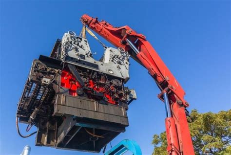 How Hydraulic Truck Cranes Work