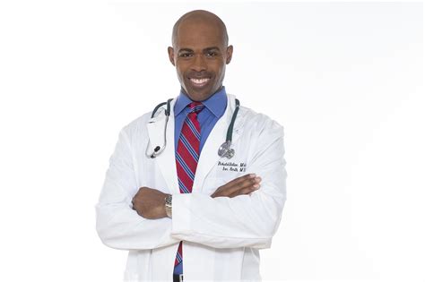 Dr. Ian Smith returns to reformatted 'The Doctors' as its new host