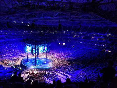 Garth Brooks Stadium Tour Concert - The Dome at America's Center - St ...