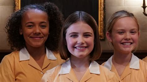 The cast of Malory Towers answer your questions - CBBC Newsround