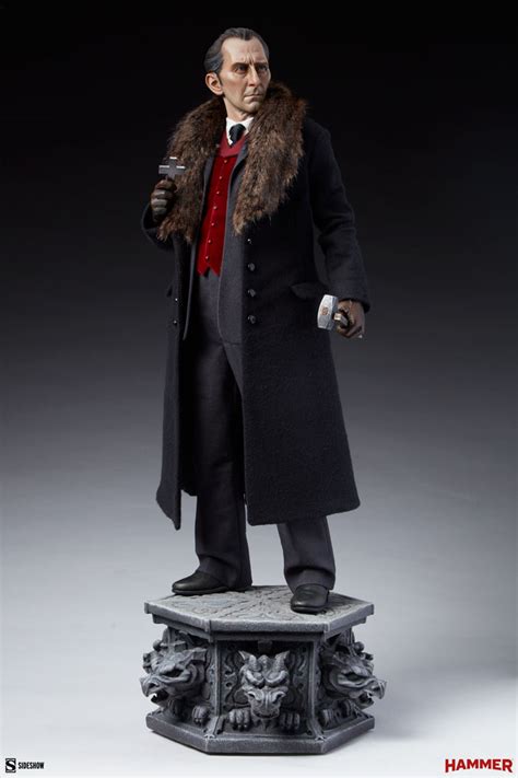 WORLD OF MONSTERS: NEW PETER CUSHING VAN HELSING FIGURE FROM SIDESHOW