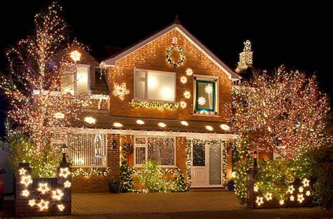 Why You Should Hire a Pro for Holiday Decor – Forbes Home