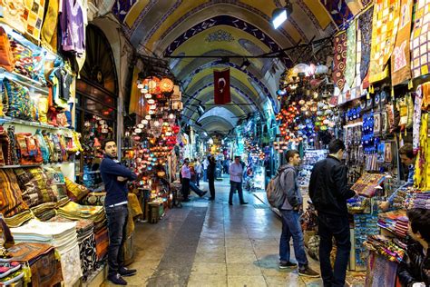 Shopping in the Grand Bazaar, Istanbul | Earth Trekkers