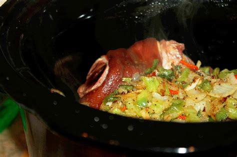 Slow Cooker Black Eyed Peas with Ham Hocks - Creole Contessa