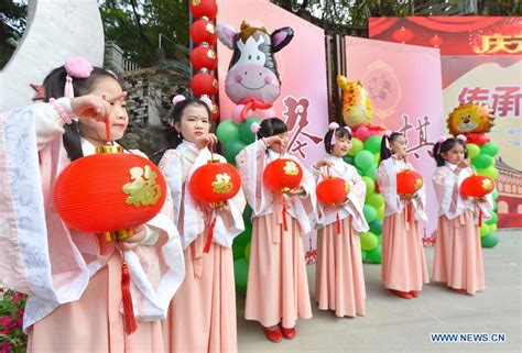 Students promote traditional Chinese culture in S China's Fujian ...