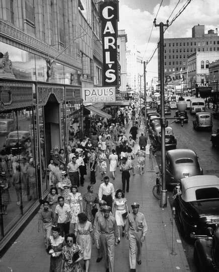 Houston Street on Dec. 31, 1944. Photo-4924816.66476 - San Antonio ...