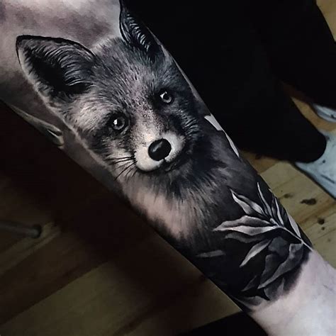 Fluffy Fox | Fox tattoo, Fox tattoo design, Wildlife tattoo