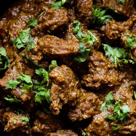 BEEF KORMA RECIPE(slow-cooked Indian beef curry). | ISLAND SMILE