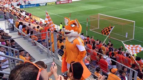 MLS 2013 - Houston Dynamo Diesel Mascot Thunder Clap - YouTube