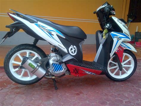 Modifikasi Vario 125 Tecnofi Warna Putih