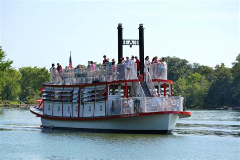 Paddle Wheel Riverboats on the Fox River, St. Charles, IL I do want to ...