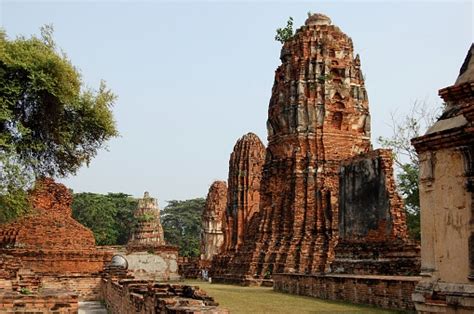 Wat Phra Mahathat Temple Ayutthaya Thailand Stock Photo - Download ...