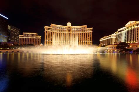 Fountains of Bellagio in Las Vegas - Explore the 200-Foot-Tall ...