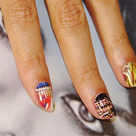 Beyoncé's Nail Polish & Nail Art | Steal Her Style | Page 2