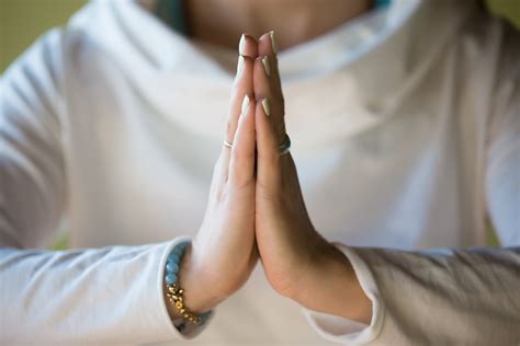 Peace and Gratitude: The True Meaning of Namaste - Facty