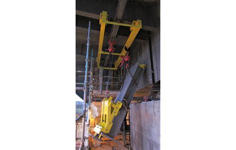 Forth Road Bridge Bearing Replacement – Millar Callaghan Engineering ...