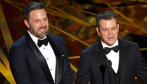 Ben Affleck & ‘Guest’ Matt Damon Present at Oscars 2017, Matt Gets ...