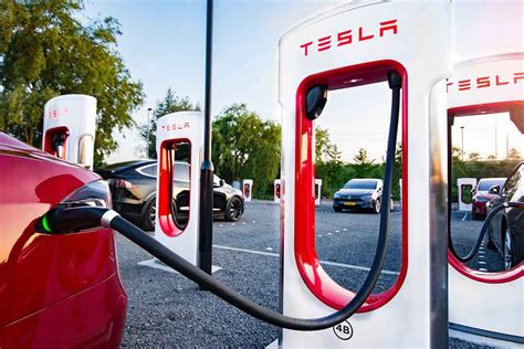 European Electric Vehicle Owners Discover Bug in Tesla Superchargers ...