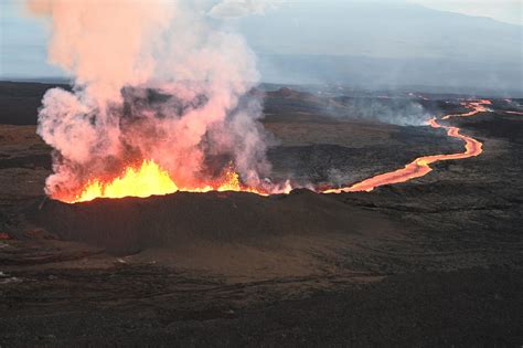 Mauna Loa Webcam: Watch The Hawaii Volcano Eruption Live | Flipboard