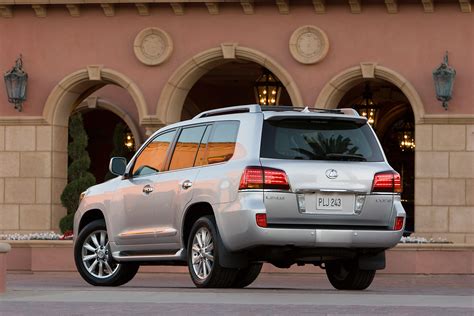 2010 Lexus LX 570 packs new features and vision