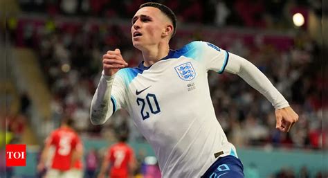 England's Phil Foden lives up to hype to give Southgate nice dilemma ...