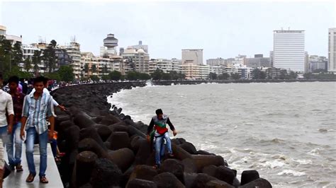 Mumbai - Marine Drive in Monsoon [HD] - YouTube