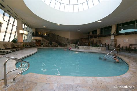 Mystic Lake Casino Hotel Pool: Pictures & Reviews - Tripadvisor