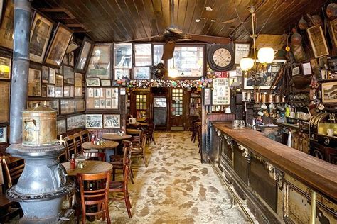 The Urban Lens: Inside McSorley's Old Ale House, NYC's oldest bar ...