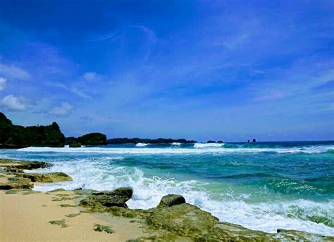 Pantai Goa Cina Malang | Harga Tiket Masuk, Rute, Sejarah | malangbatutrans