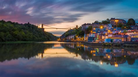 Bristol Building Clifton Suspension Bridge England With Reflection On ...