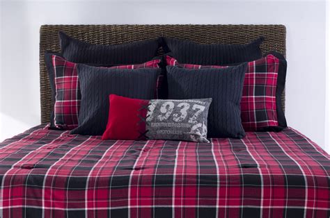 http://www.phomz.com/category/King-Size-Comforter-Set/ Alaska Red King ...