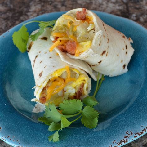 New Mexico Green Chile Breakfast Burritos | Recipe | Breakfast burritos ...