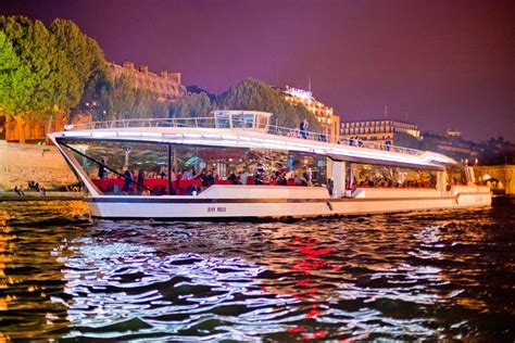 Fajarv: Paris Night Dinner Cruise