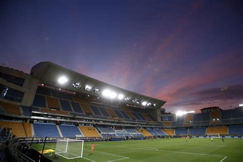 Cádiz vs Barcelona live blog, full-time: Cádiz survive late Barça ...