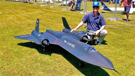 WOW !!! STUNNING !!! BLACKBIRD SR-71 GIANT RC SCALE 1:8 MODEL TURBINE ...