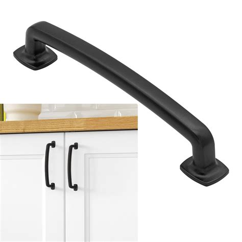 Farmhouse Blog Refference: Modern Farmhouse Kitchen Cabinet Pulls