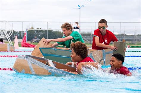 Photos: Berkeley Win Cardboard Boat Challenge - Bernews