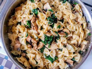 Farfalle Pasta with Mushrooms and Spinach - Cuisine With Me