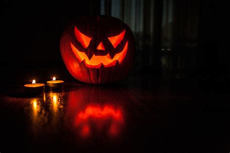 5 Scary Halloween Podcasts to Get You in the Mood for Halloween ...